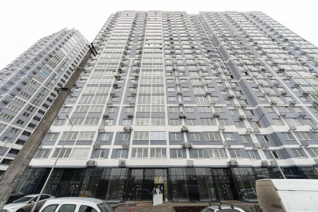Современные Апартаменты Метро Харьковская Генератор В Доме Kijev Kültér fotó